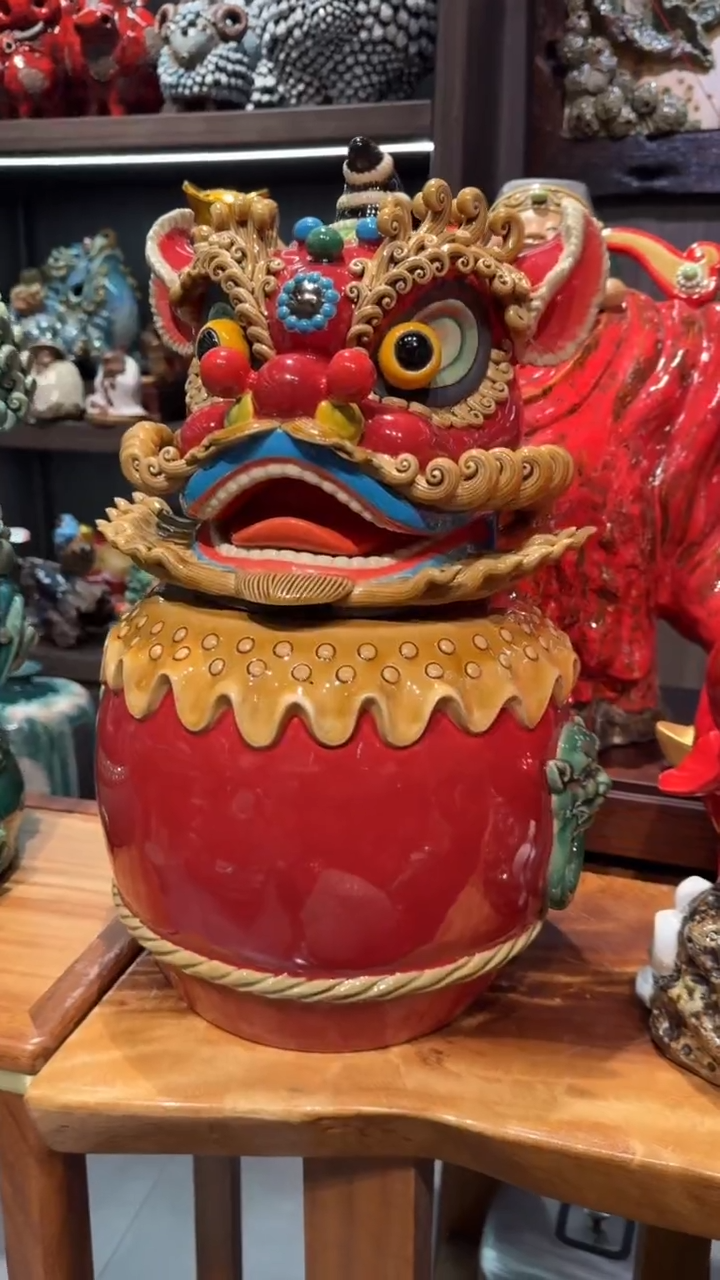 陶瓷用****0红色狮头鼓一件