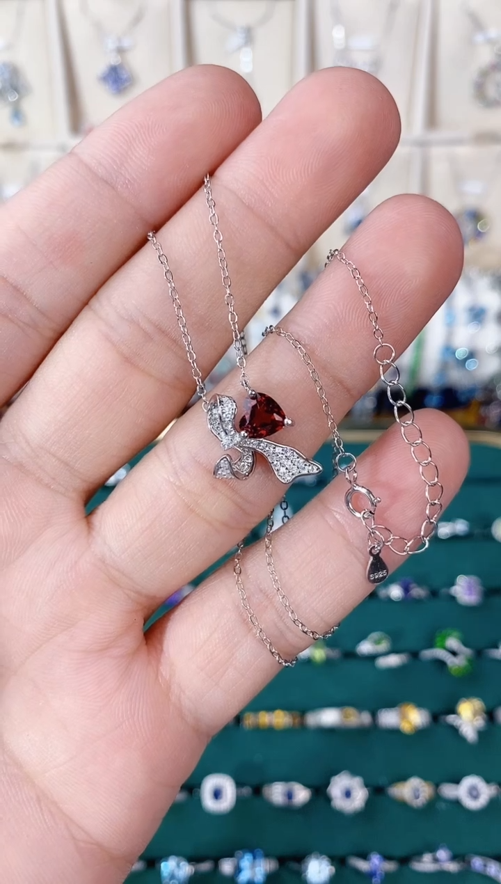 【闪购商品】石榴石项链银S925镶嵌带证书