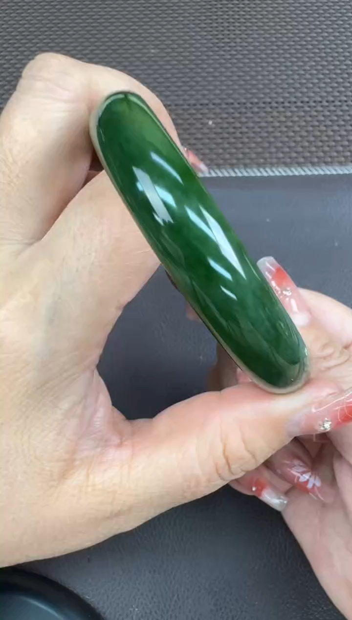 【闪购商品】和田玉手镯未镶嵌62