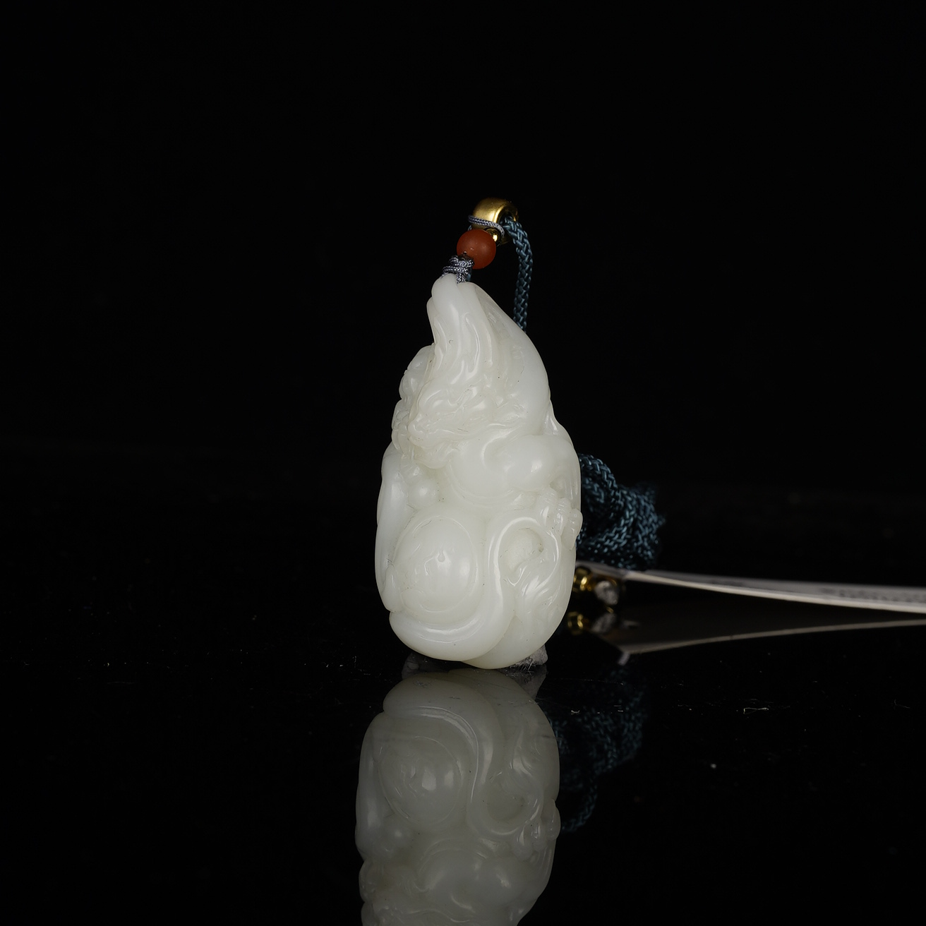 XJ03607二十世纪和田玉龙形挂坠