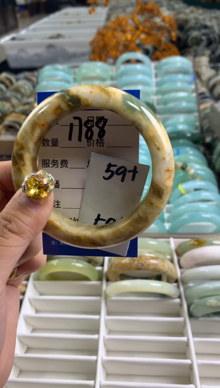 【闪购商品】蛇纹石玉手镯未镶嵌1788