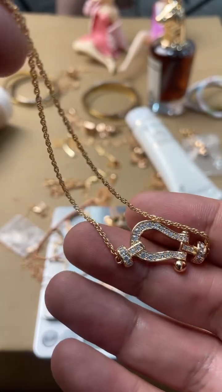 瓷片嘉荣当康大姐fu的总铺