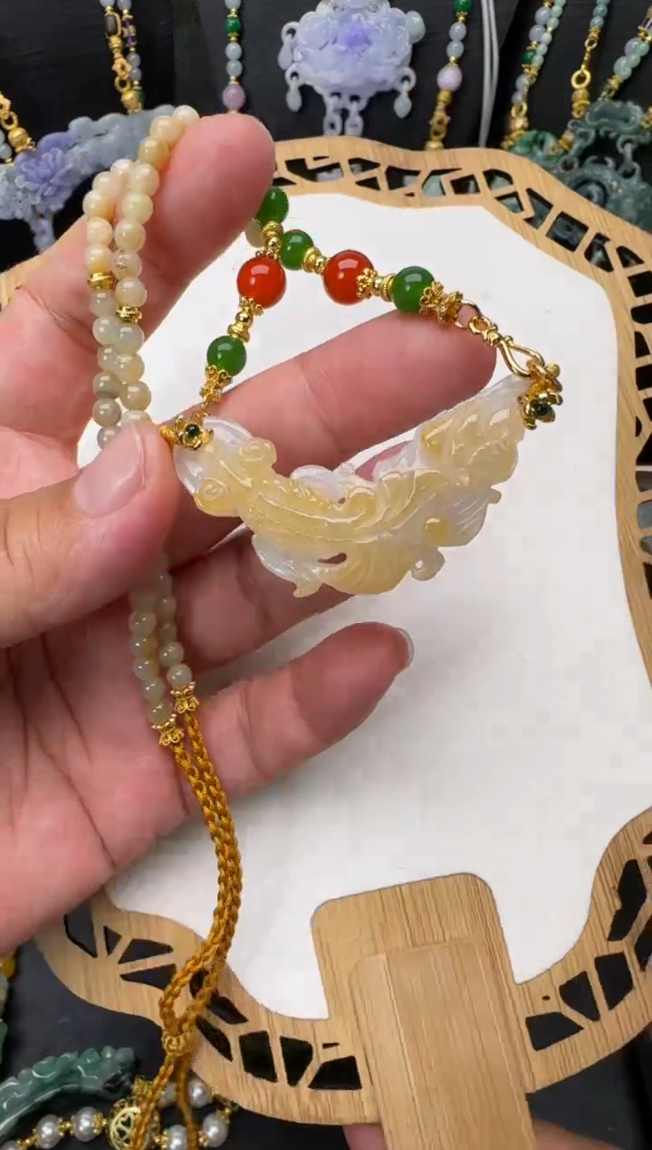 颈饰未镶嵌翡翠吊坠