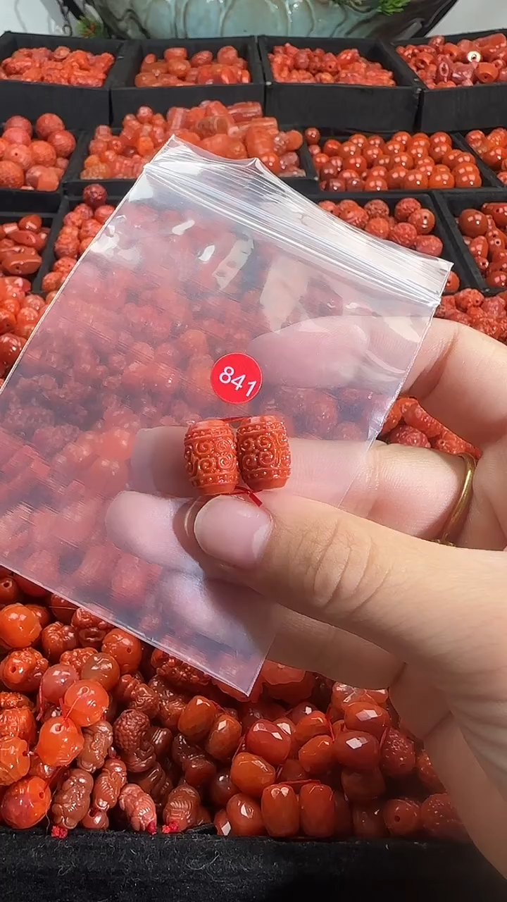 颈饰未镶嵌南红玛瑙1