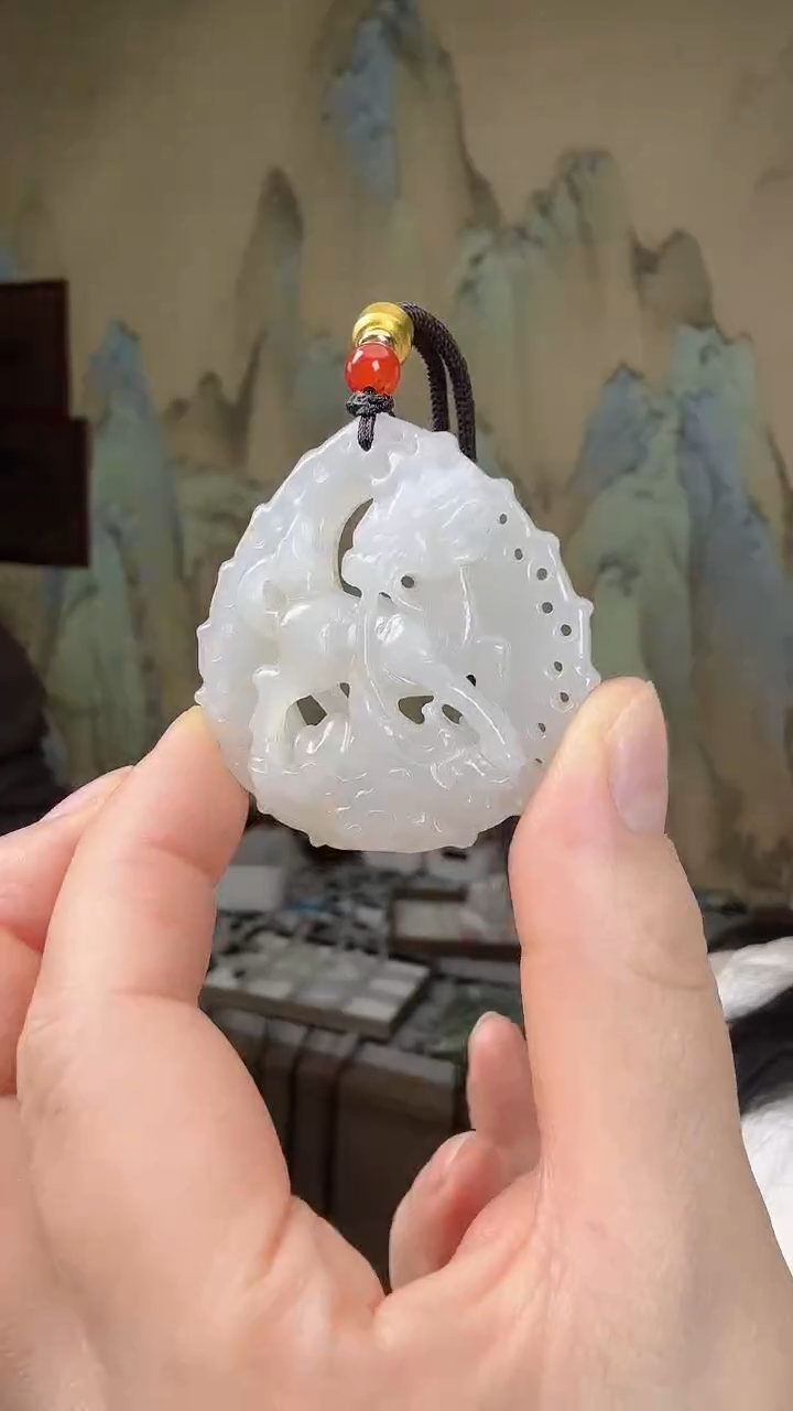 颈饰未镶嵌和田玉.