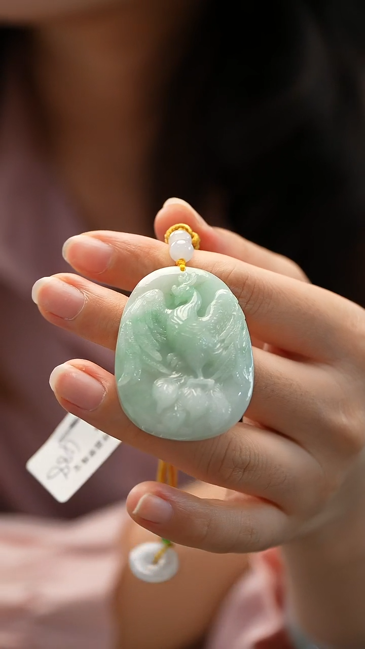 颈饰未镶嵌翡翠凤牌