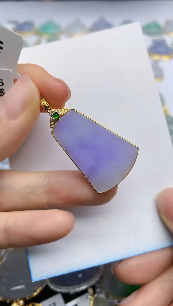 翡翠18K金镶嵌挂件天然翡翠A货