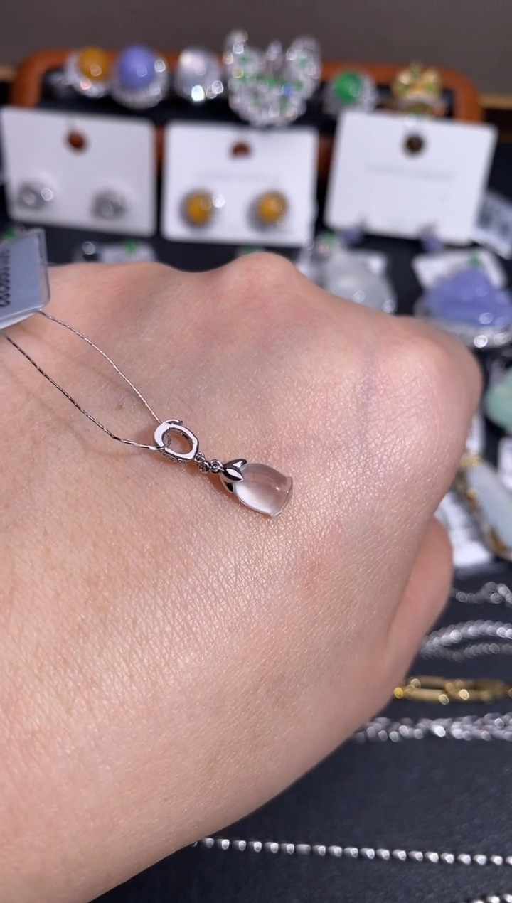 【闪购商品】翡翠颈饰18K金镶嵌吊坠