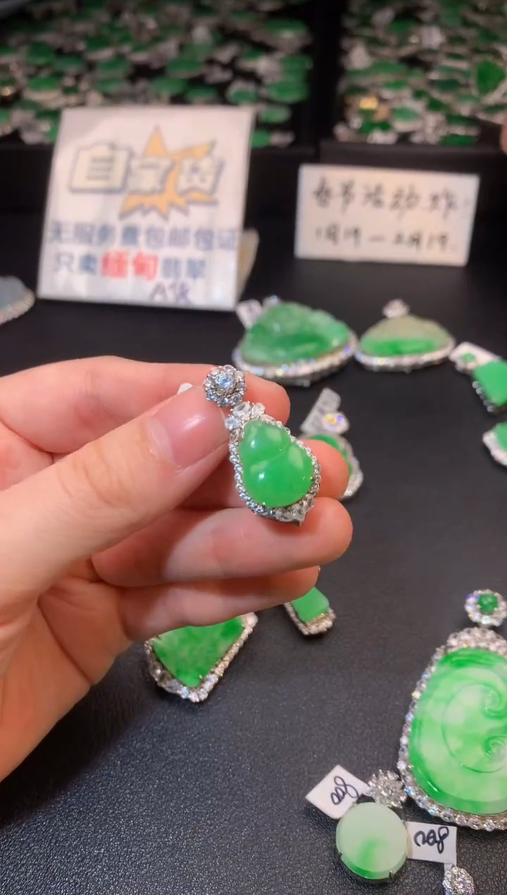 【闪购商品】翡翠颈饰银S925镶嵌翡翠