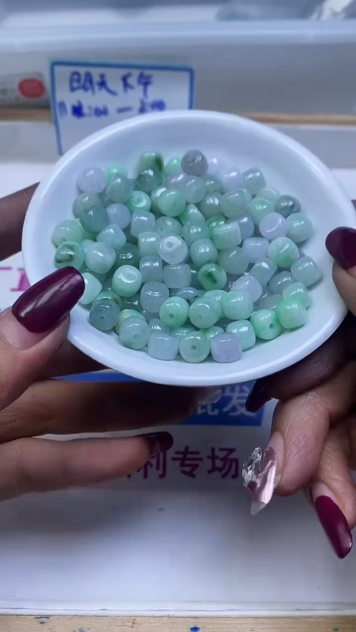 未镶嵌翡翠手饰A2019 翡翠直切6*7mm1个8元