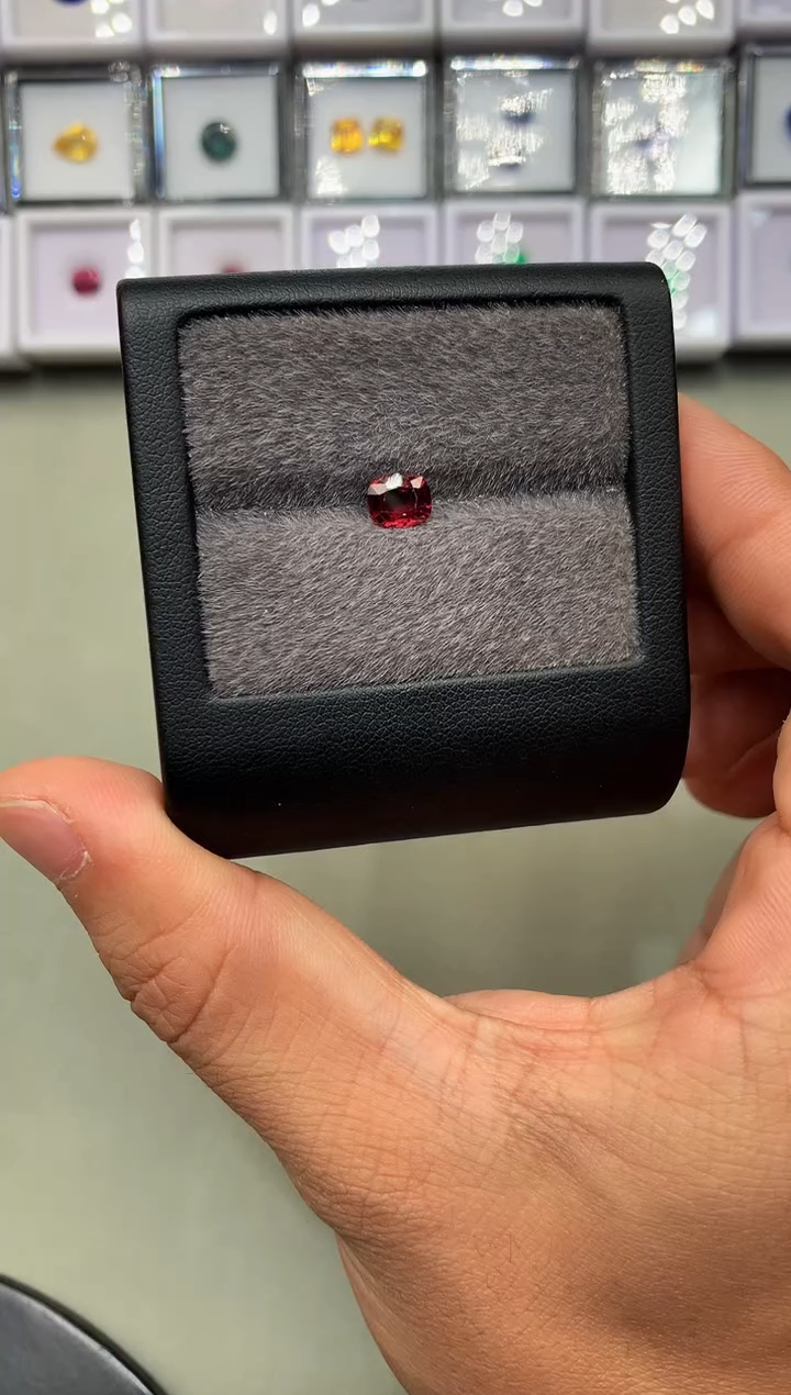 【闪购商品】定制尖晶石裸石未镶嵌枕型 酒红色调尖晶石 1.03ct