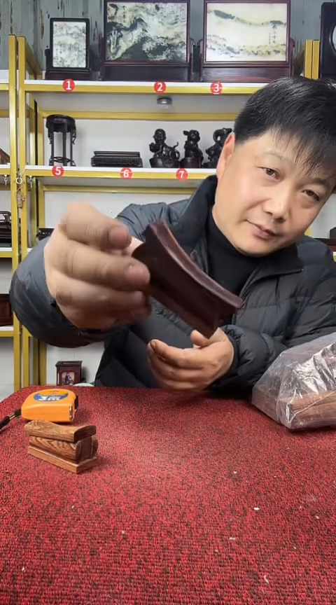 木大红酸枝升官发财7.5*2.5*4CM