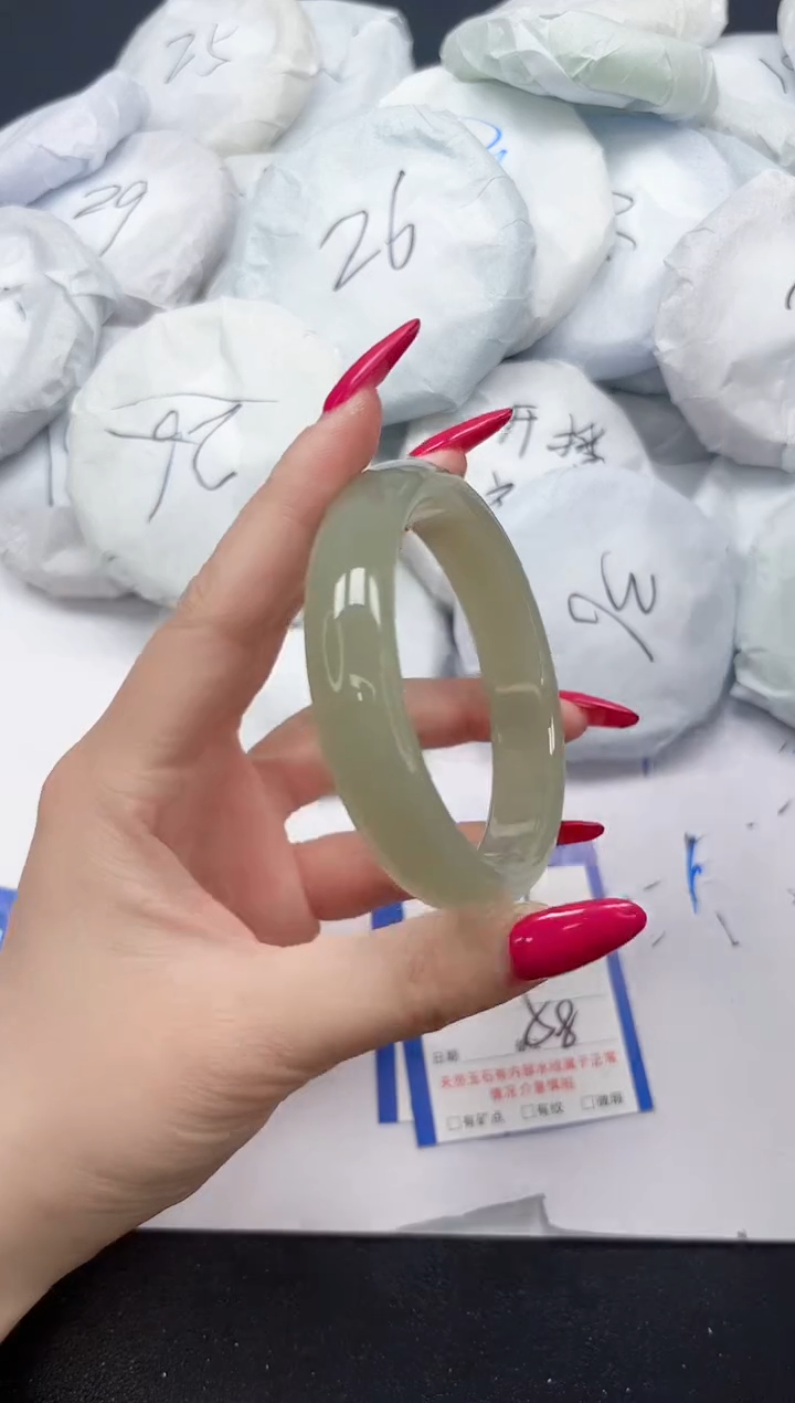 未镶嵌手镯石英质玉A105/58