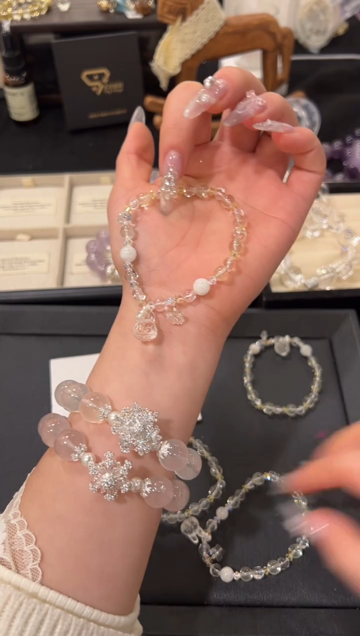 未镶嵌手链水晶黄水拉布布设计款手串