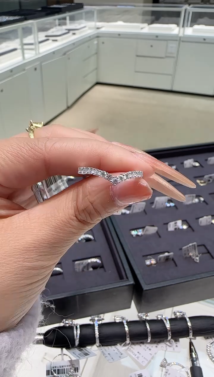 【闪购商品】实验室培育钻石18K金镶嵌排戒0.55ct16#