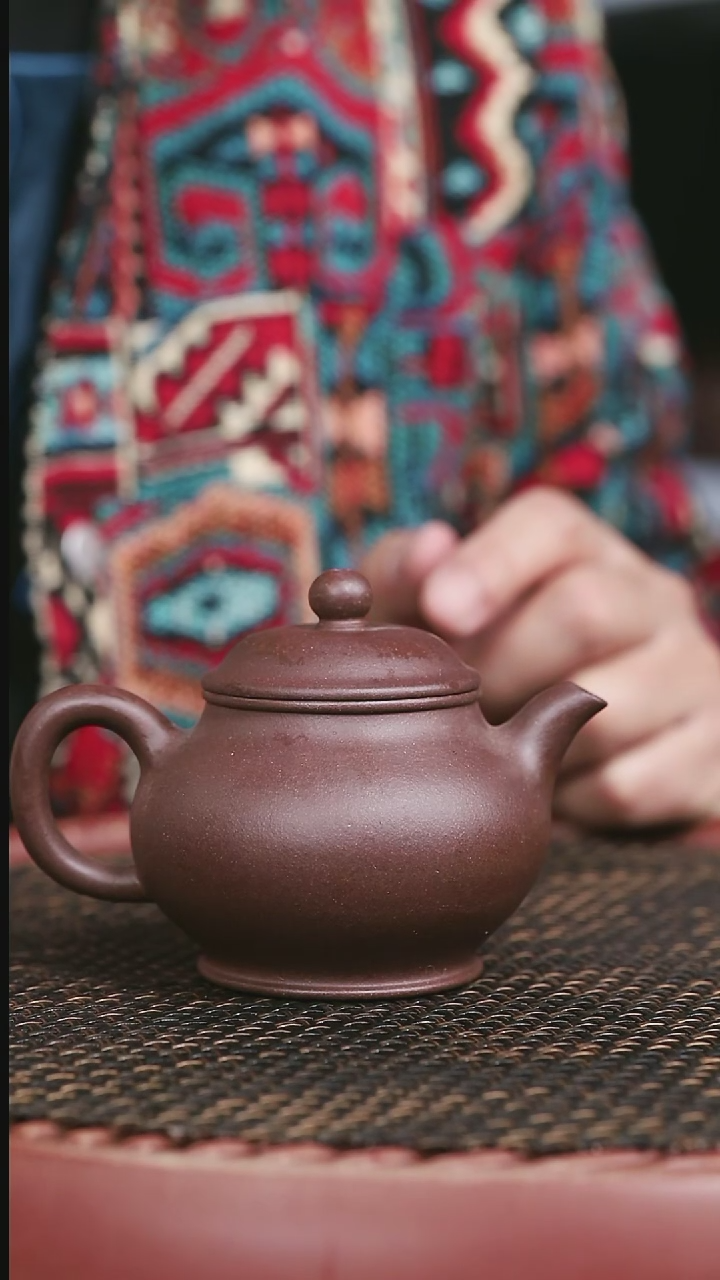 【闪购商品】紫砂高砂老紫泥24号潘壶170CC微微暇