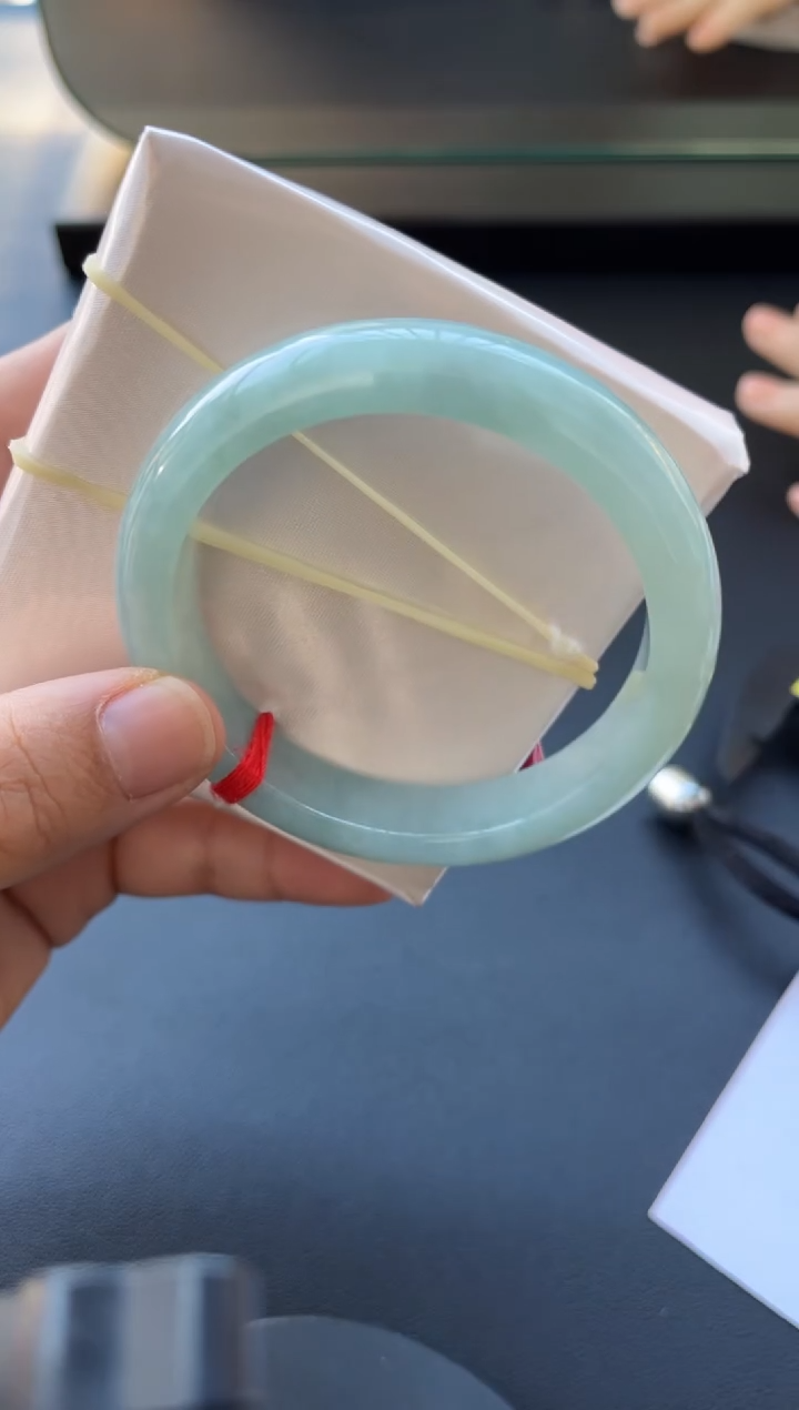 未镶嵌手镯翡翠多人