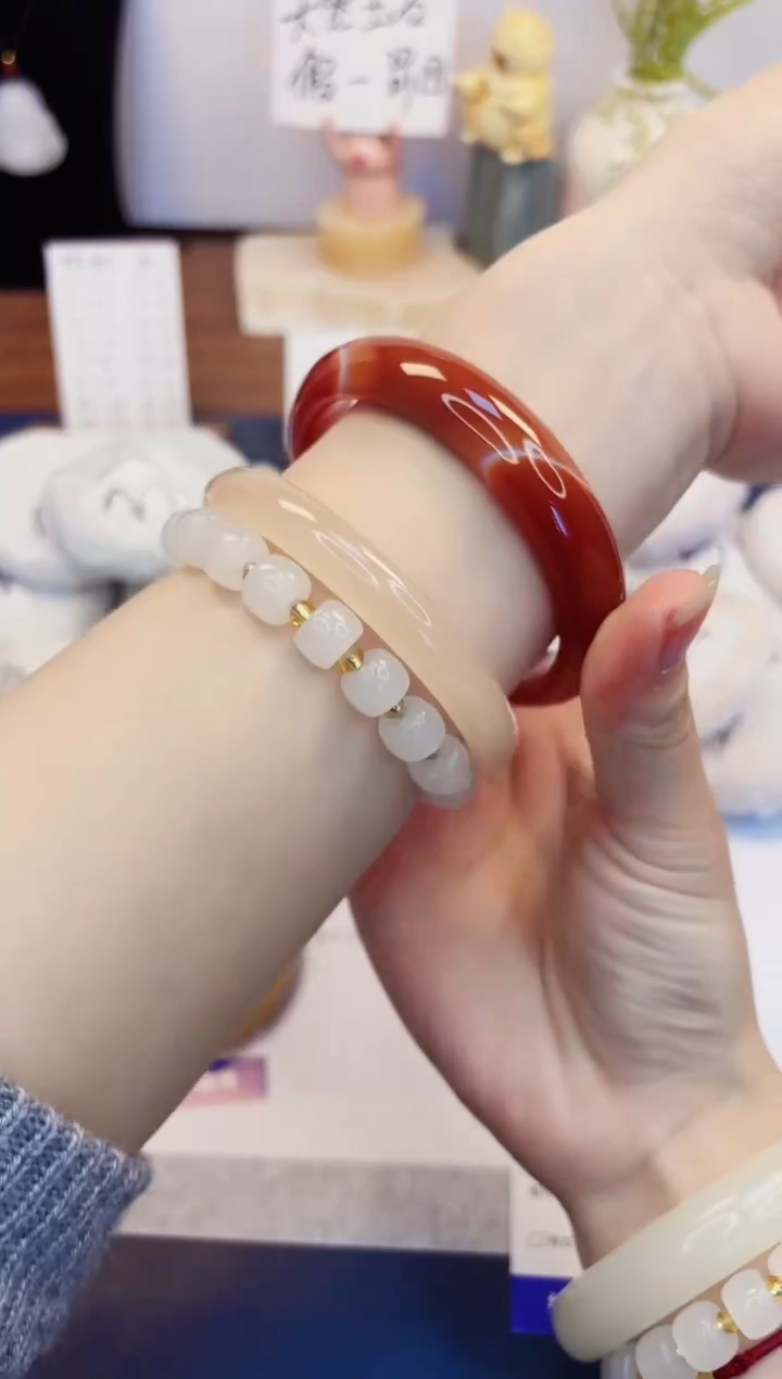 【闪购商品】石英质玉手镯未镶嵌28-玛瑙-圈口65