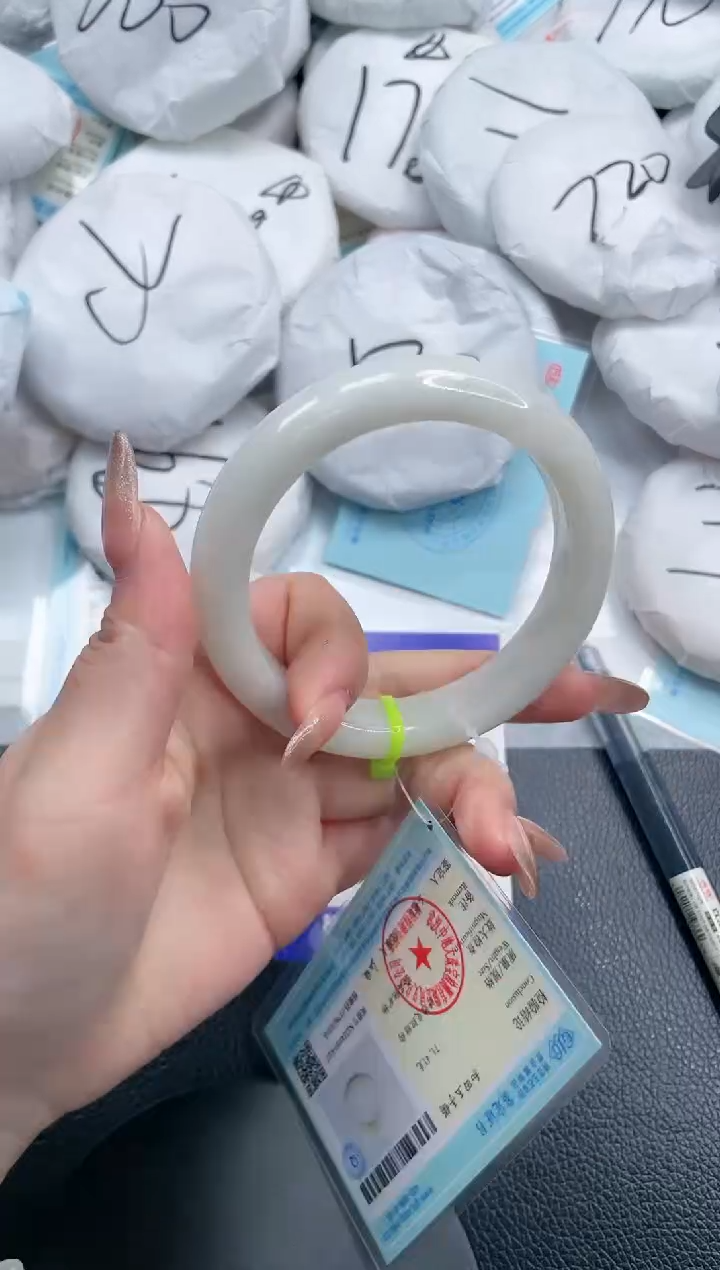 【闪购商品】和田玉手镯未镶嵌7S60-60