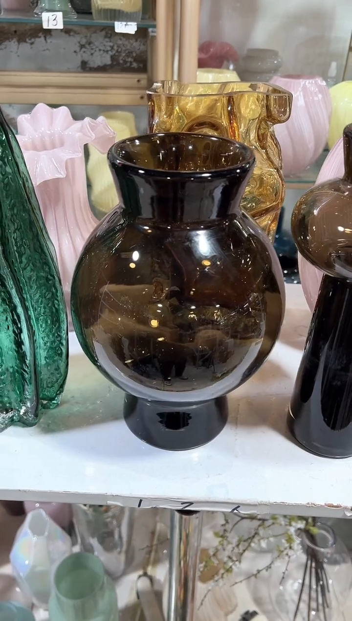 【闪购商品】无铅玻璃棕色大肚花瓶微瑕，介意勿拍