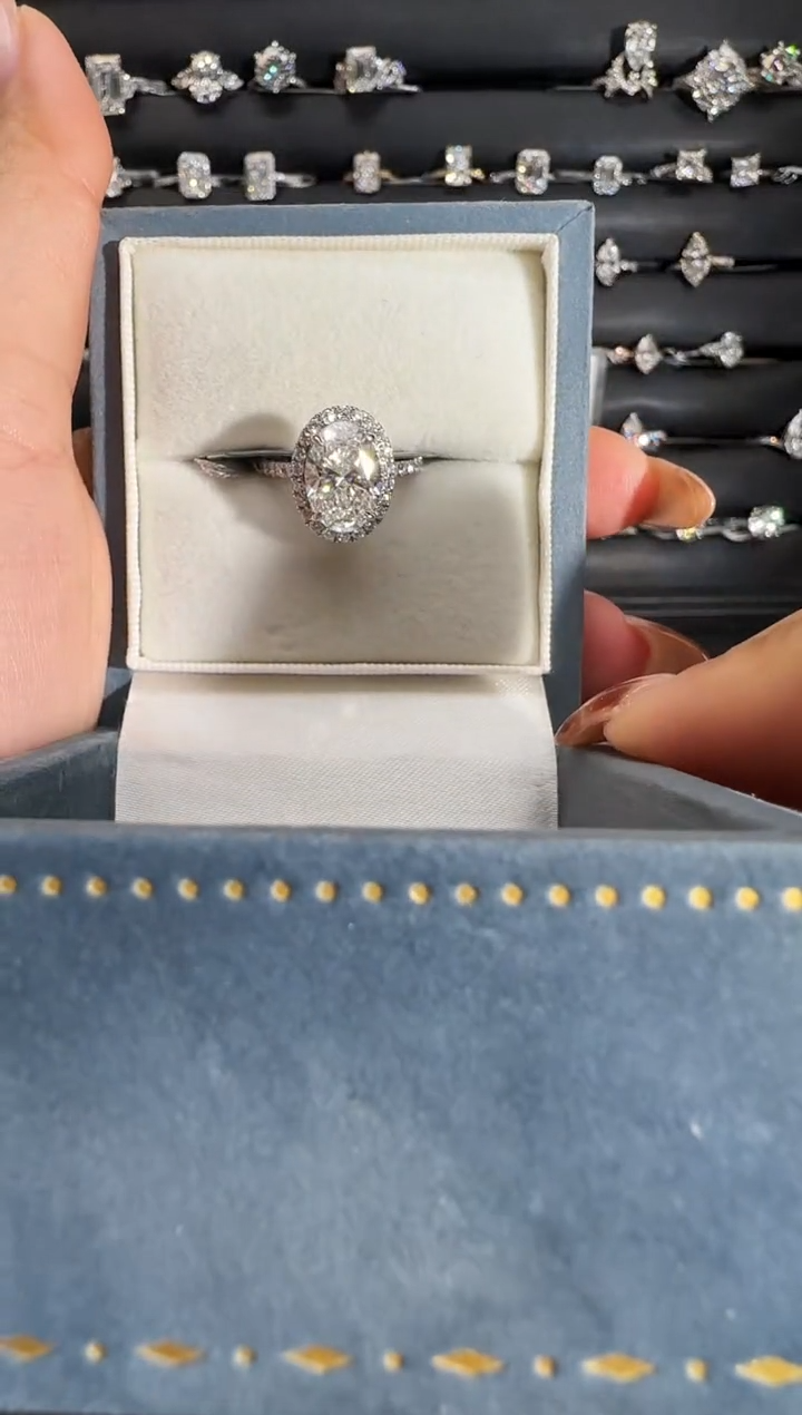 铂Pt950镶嵌实验室培育钻石一口价3克拉椭圆围镶非质量问题不退换