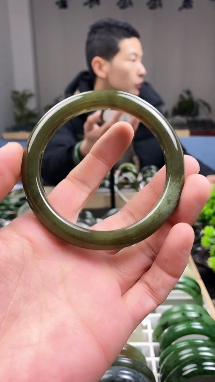 【闪购商品】和田玉手镯未镶嵌64.5