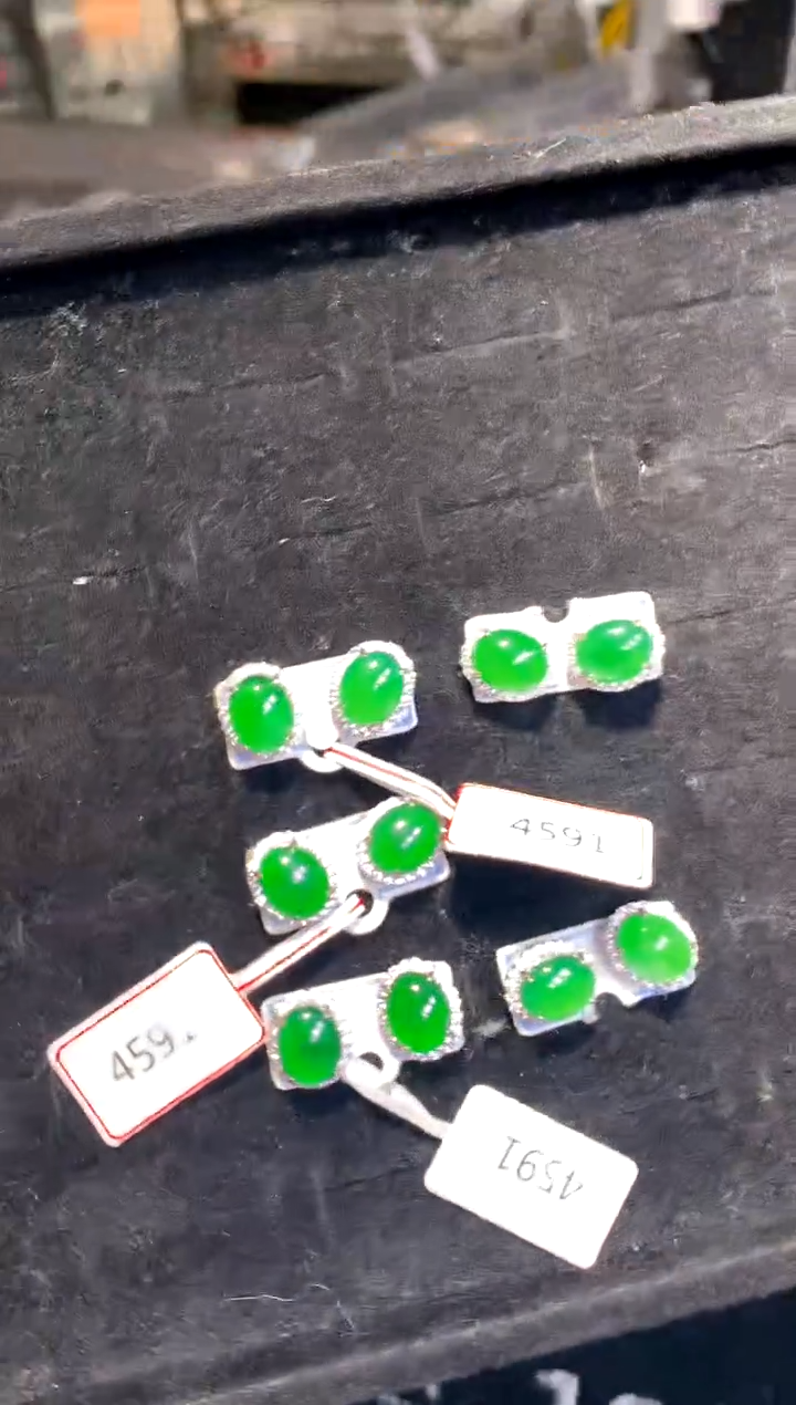 【闪购商品】定制翡翠未镶嵌31定制翡翠 多样性发货（发其一）