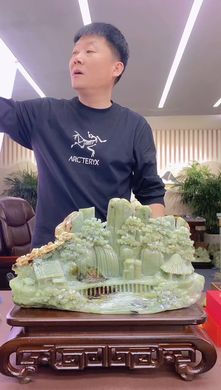 【闪购商品】蛇纹石玉（覆膜）珠宝奇石未镶嵌摆件