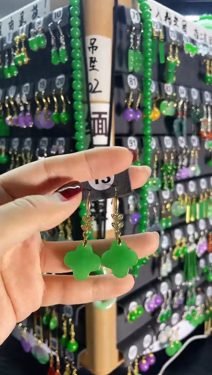 【闪购商品】翡翠耳饰银S925镶嵌13....