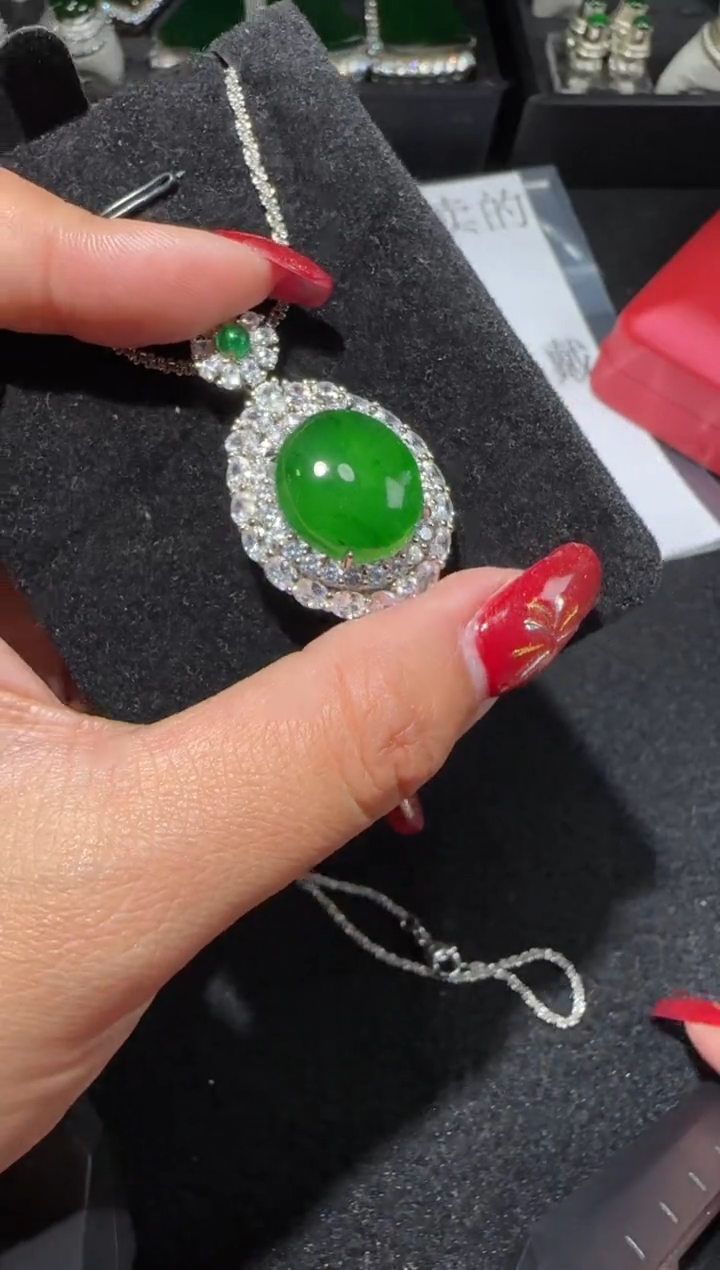 【闪购商品】翡翠吊坠(赠链)未镶嵌多样性发货拍一发一