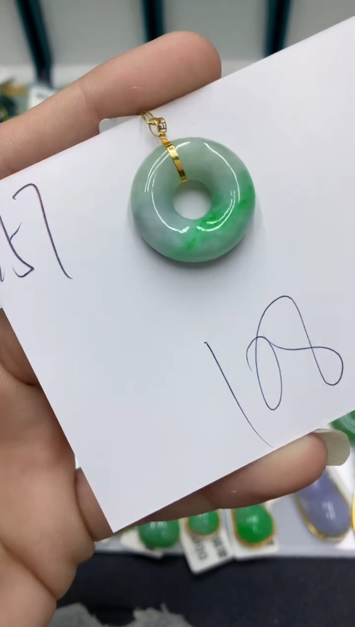 【闪购商品】翡翠颈饰18K金镶嵌翡翠