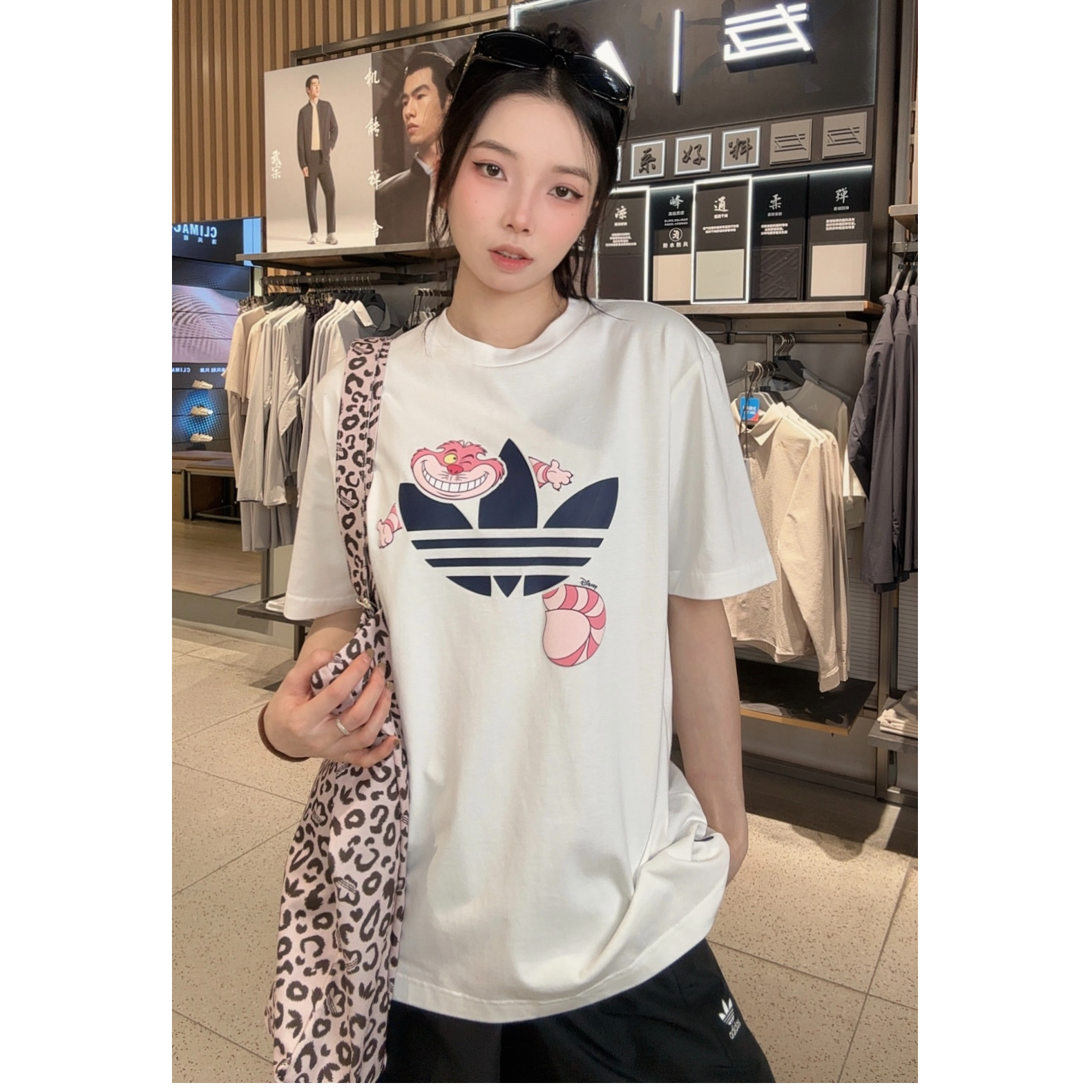 adidas/三叶草迪士尼柴郡猫联名情侣款时尚百搭运动短袖T恤KY8305