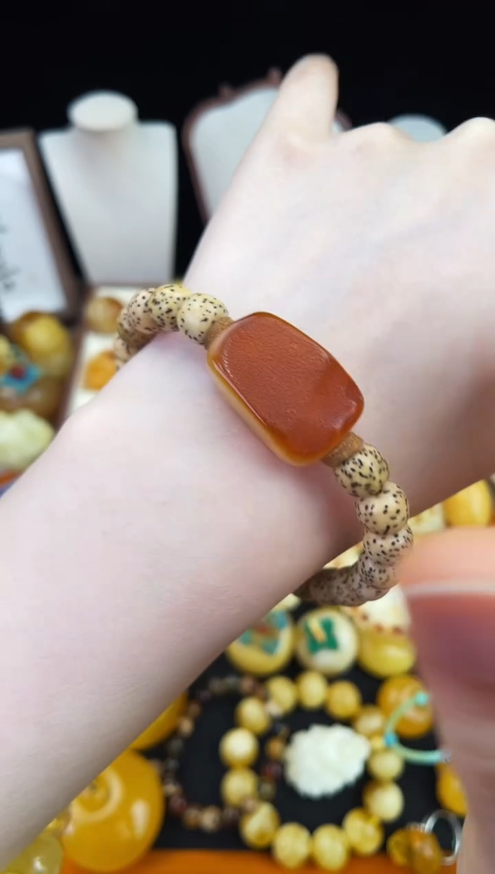 琥珀未镶嵌珠宝奇石柒月