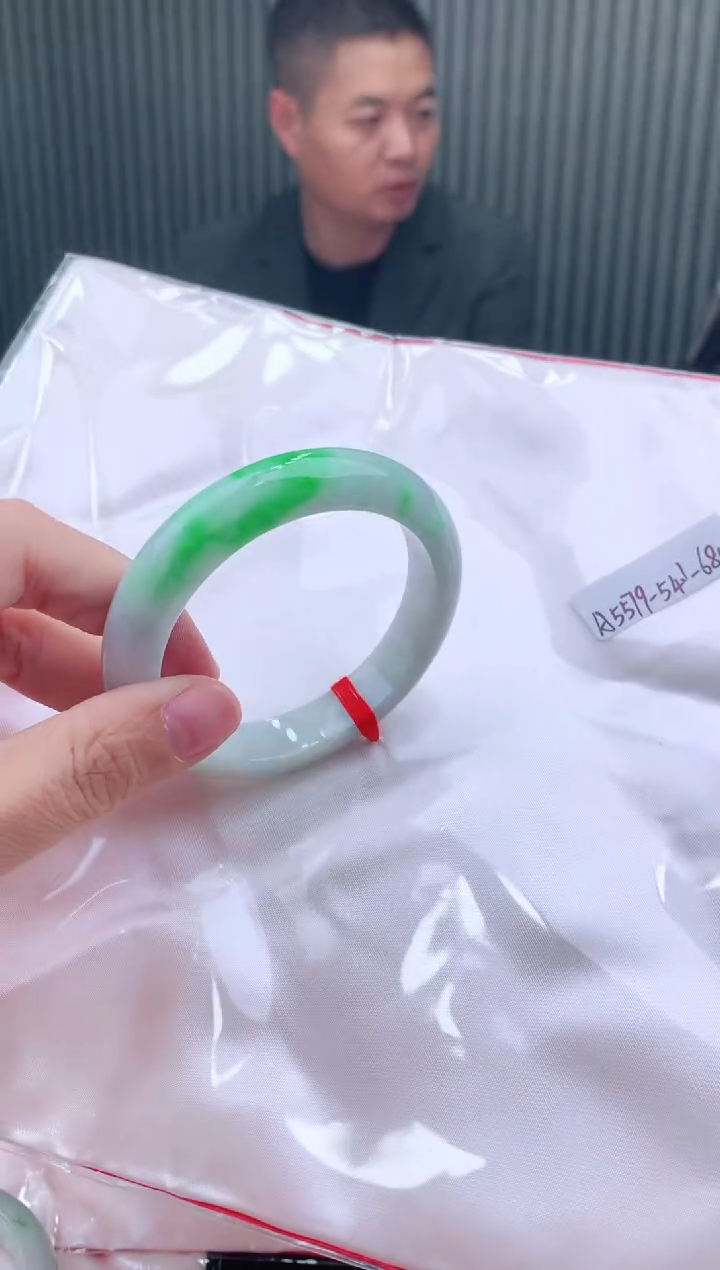 未镶嵌手镯翡翠54