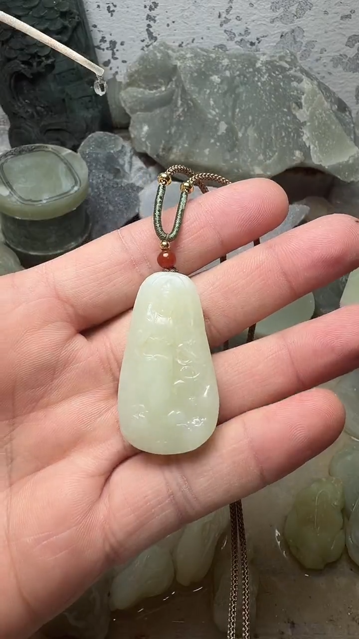 颈饰未镶嵌和田玉和田玉站观音牌子