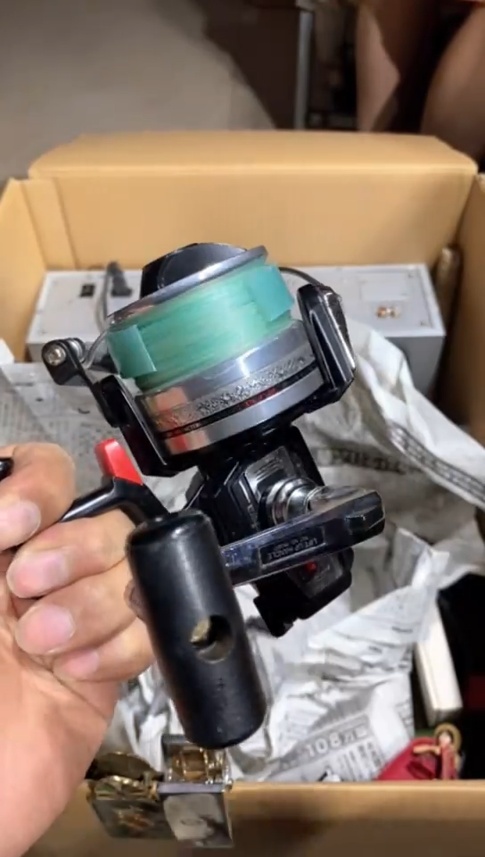 8新中古商品，瑕疵品，不保好坏。000