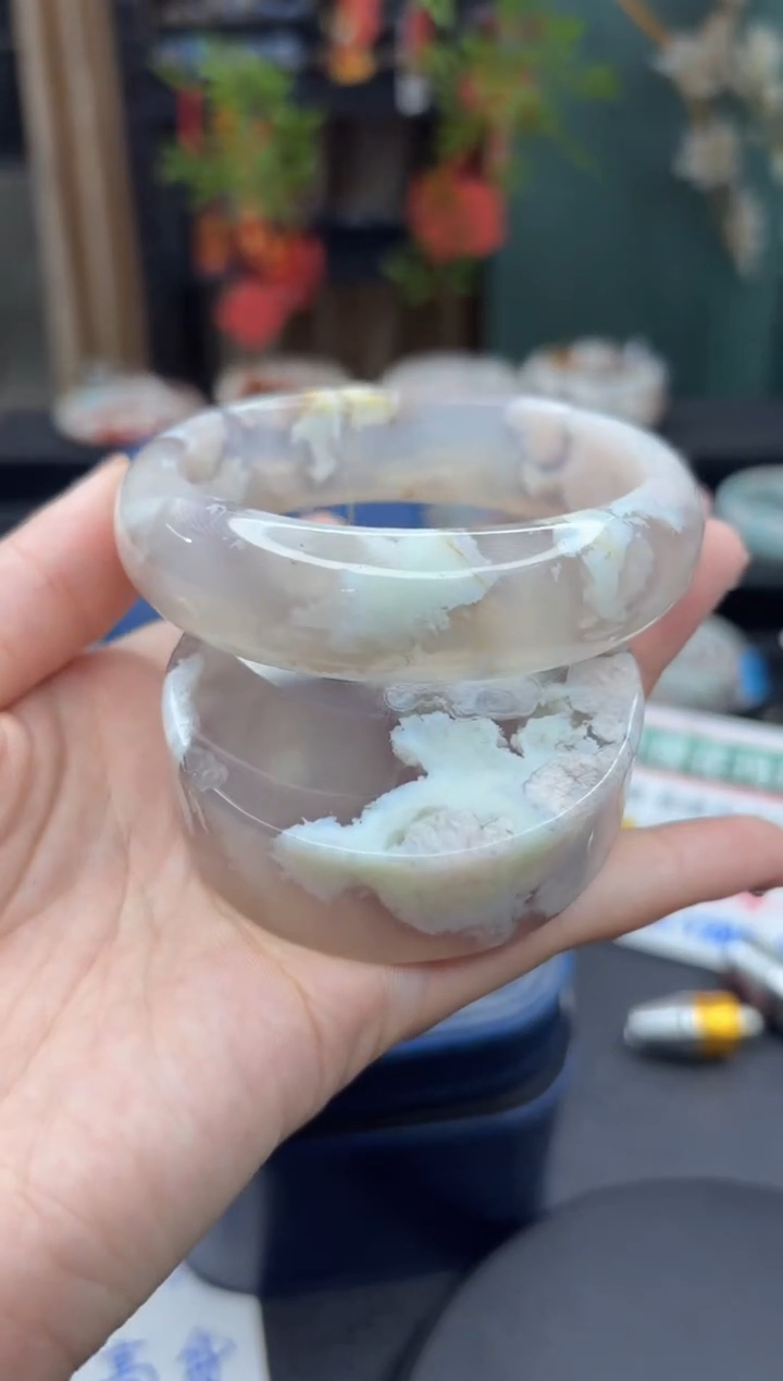 【闪购商品】石英质玉手镯未镶嵌529（62圈赠送镯心）