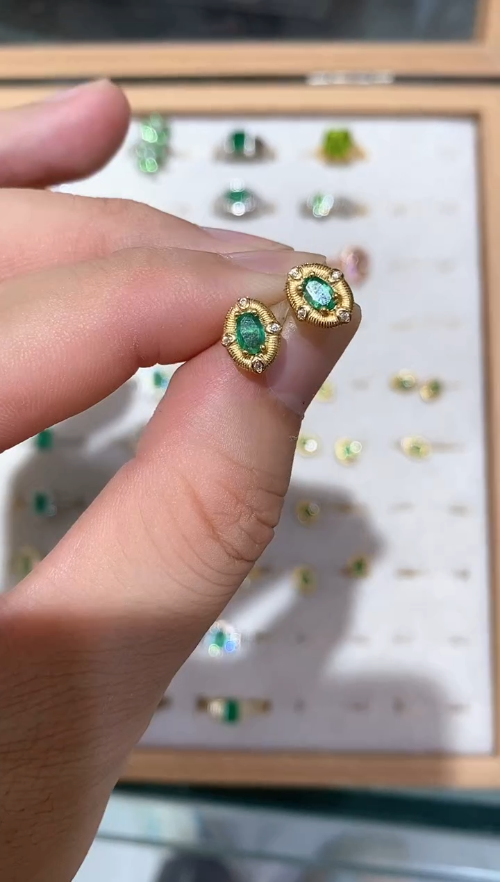 银S925镀金镶嵌耳饰祖母绿耳钉