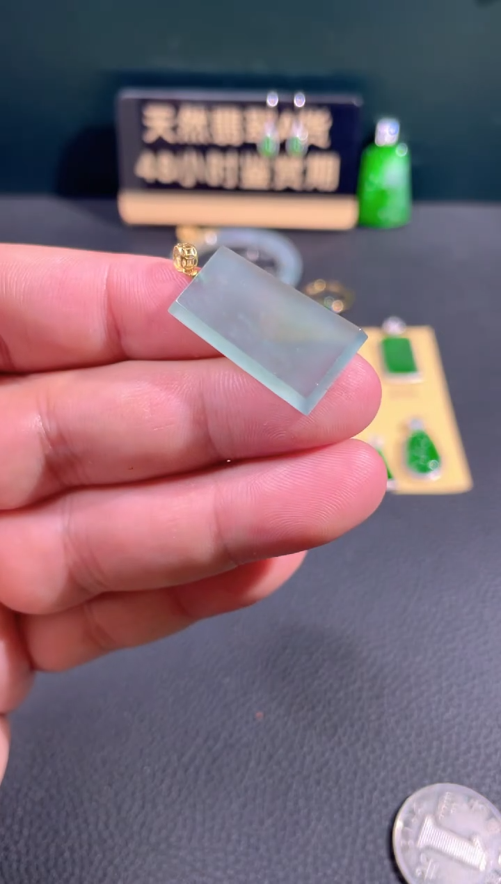 【闪购商品】翡翠颈饰18K金镶嵌翡翠