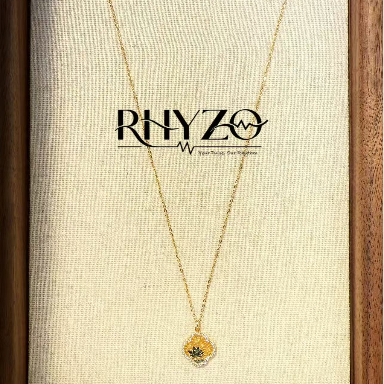 坠链均925银合成锆石 窗揽莲华925银镀22K金四叶窗荷花项链