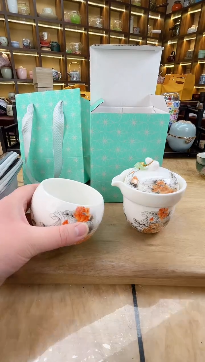 【闪购商品】瓷里陶里水墨金莲。。。