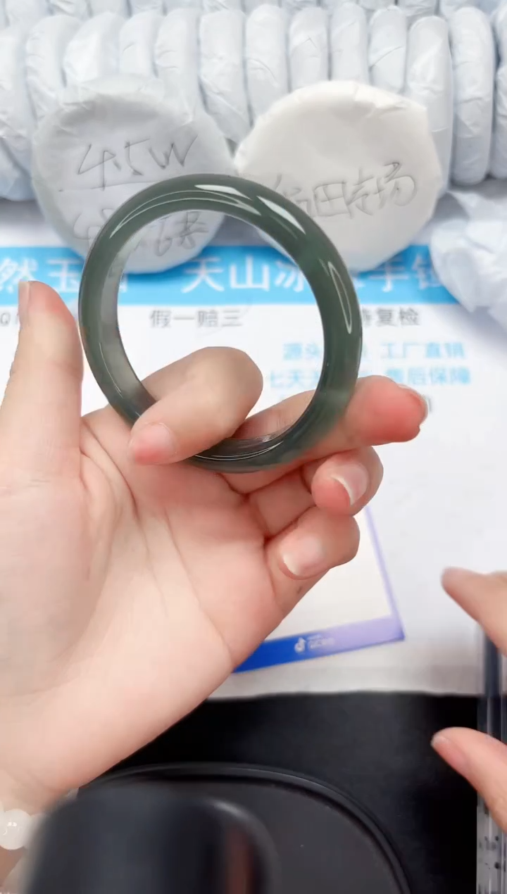 【闪购商品】石英质玉手镯未镶嵌332-56.4