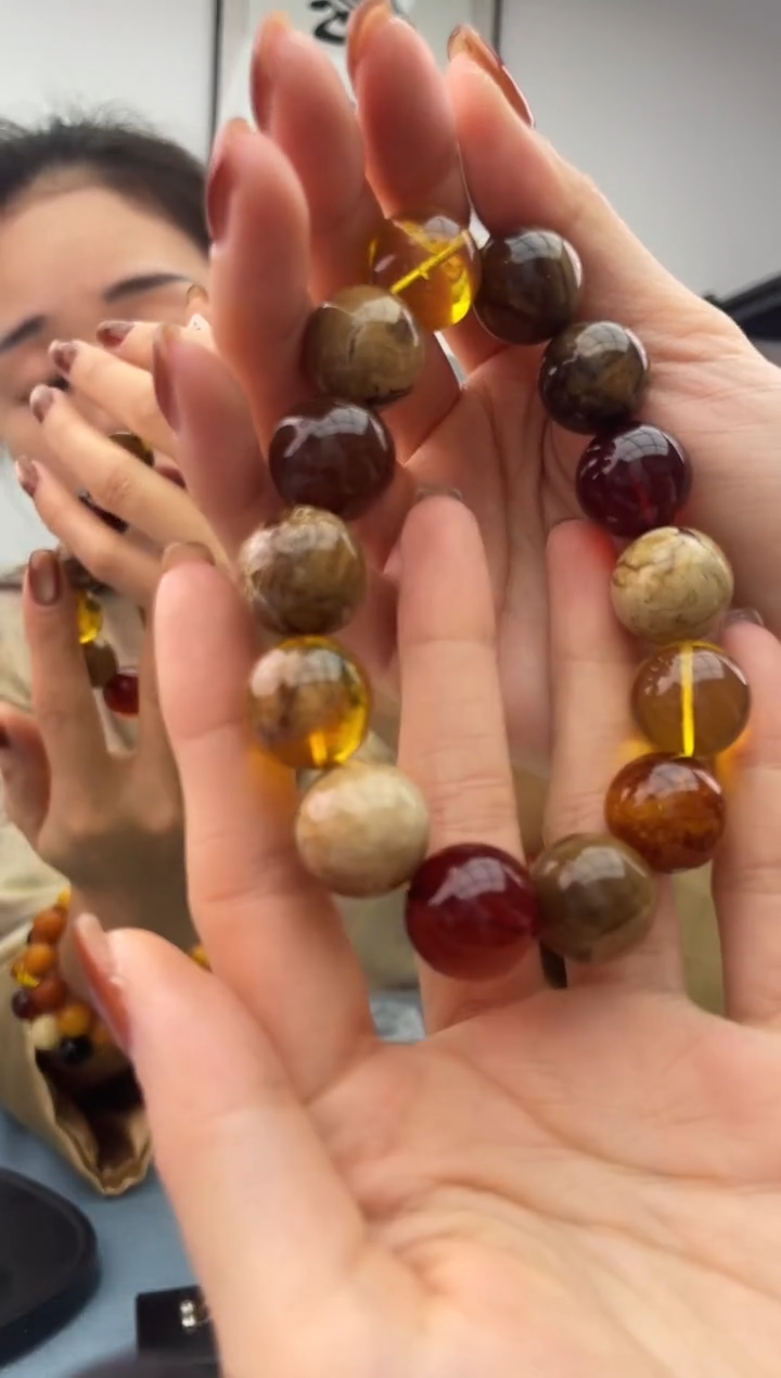 【闪购商品】琥珀珠宝奇石未镶嵌035.16，假一罚十