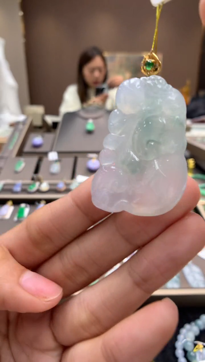 【闪购商品】翡翠颈饰18K金镶嵌牌子