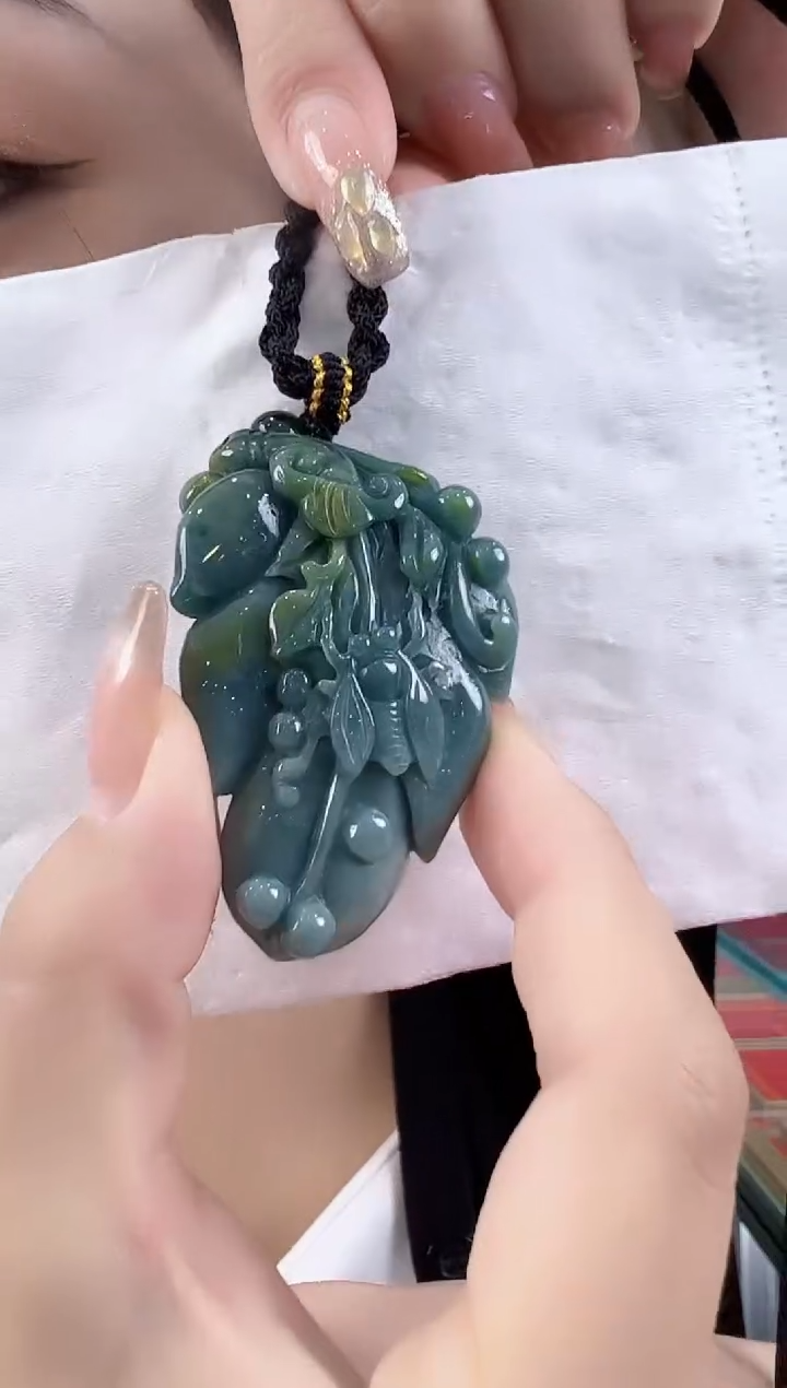 【闪购商品】翡翠颈饰未镶嵌翡翠一鸣惊人