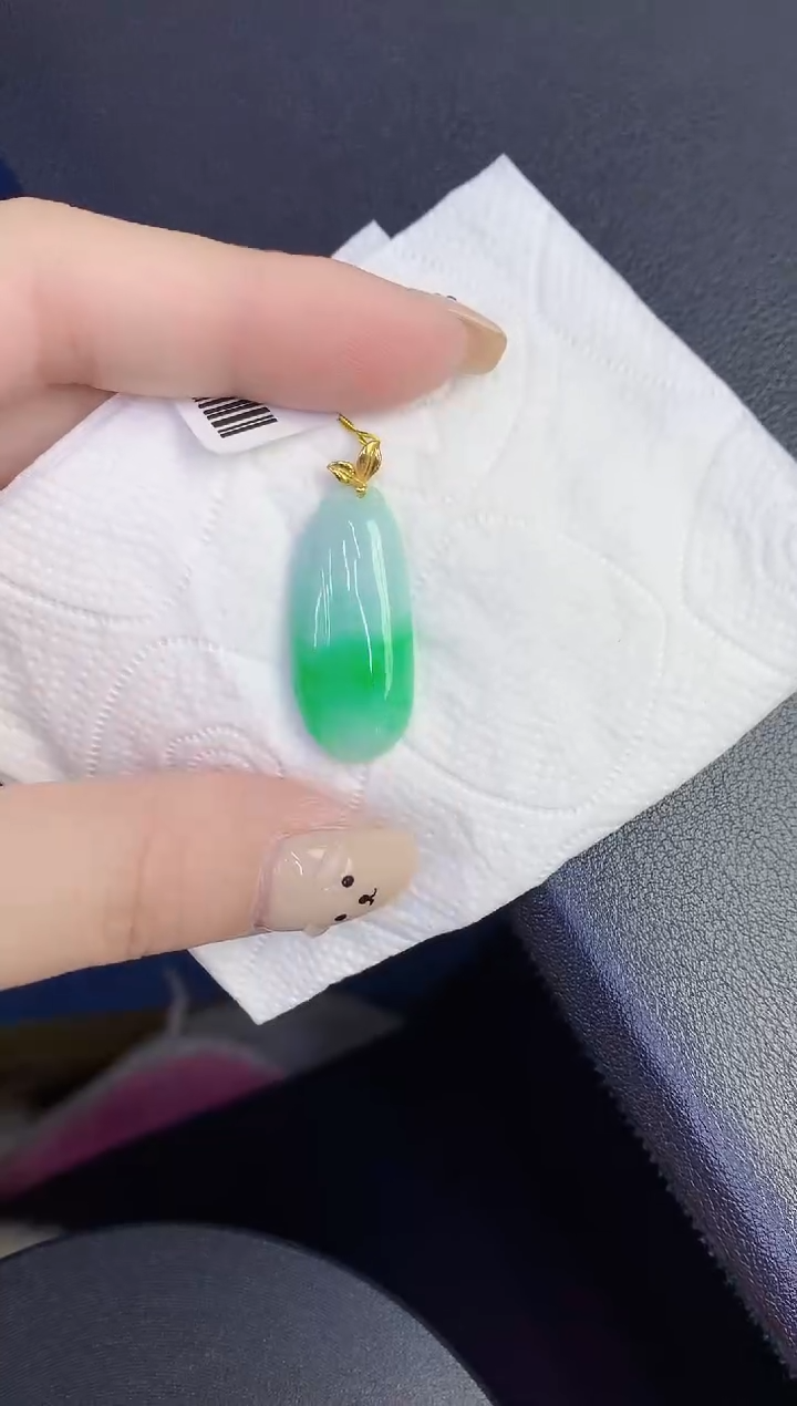 颈饰18K金镶嵌翡翠缅甸天然翡翠A货