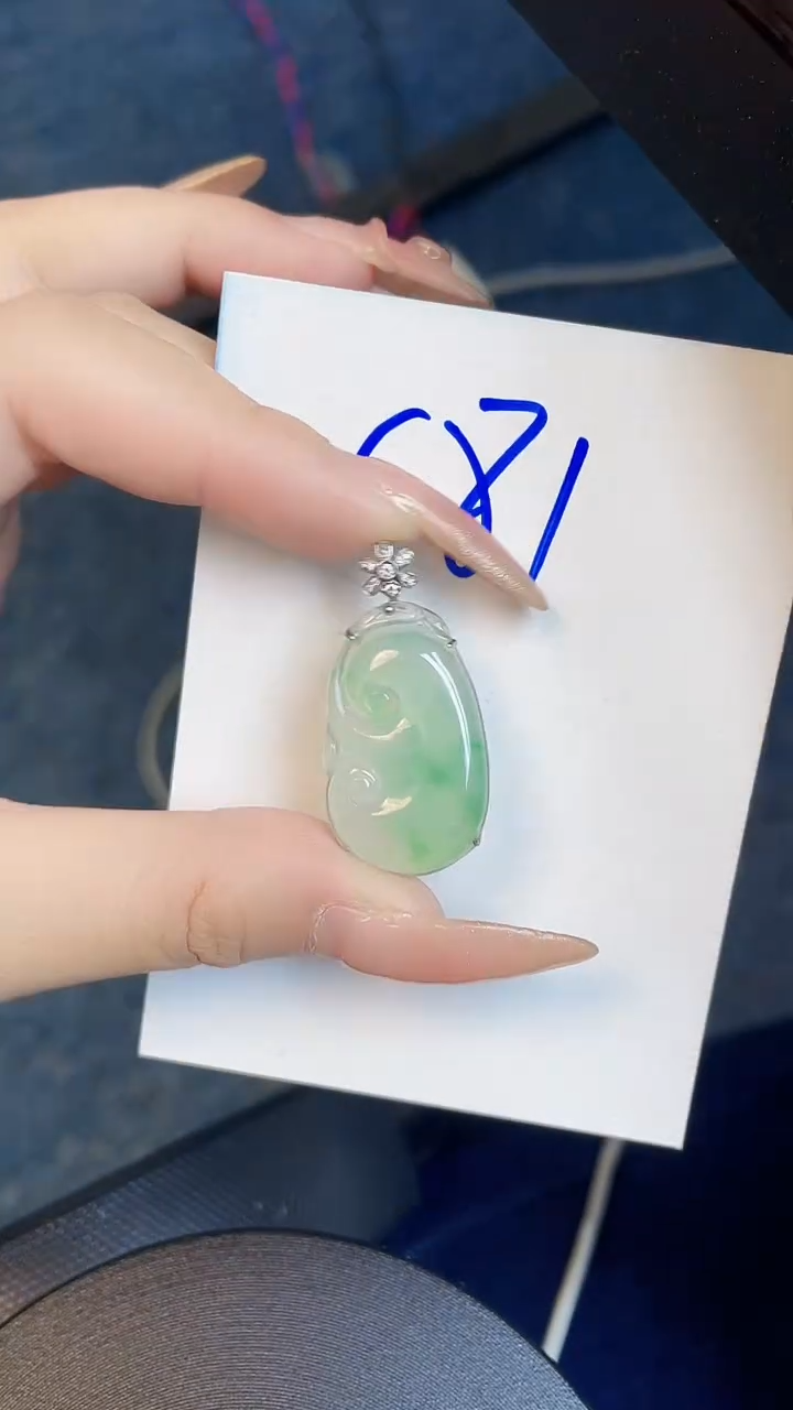 【闪购商品】翡翠颈饰18K金镶嵌00000000