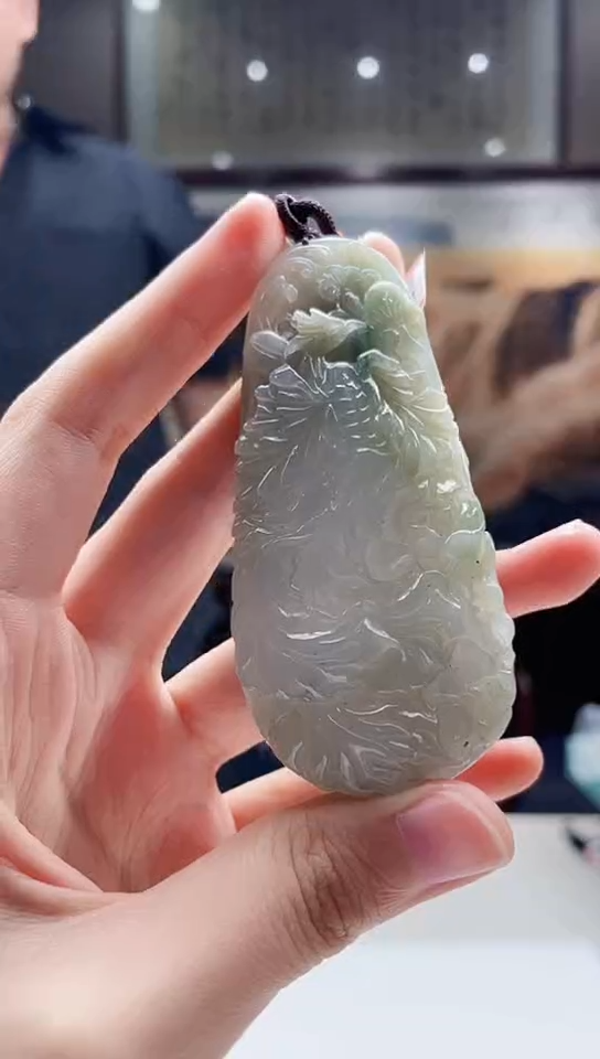 翡翠未镶嵌吊坠(不含链)590