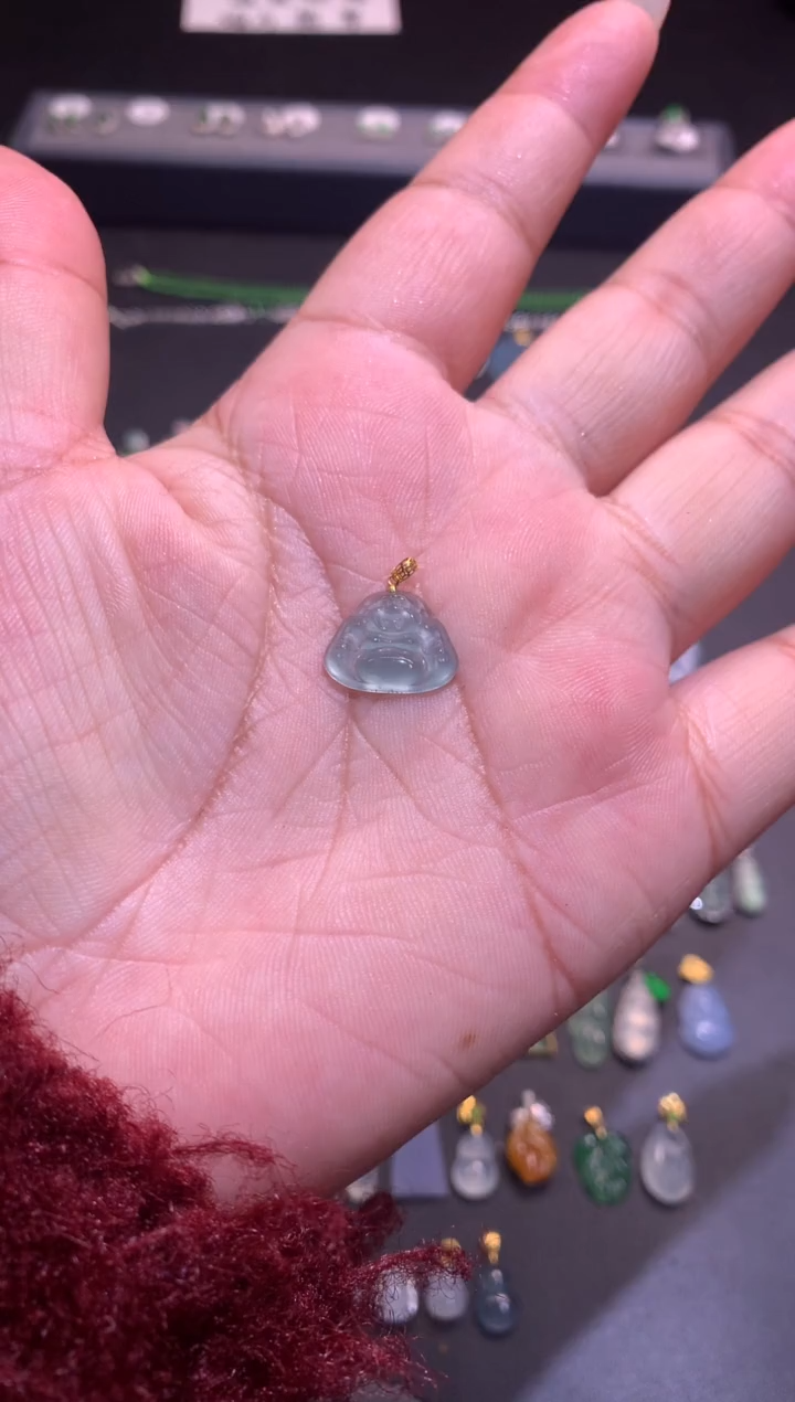 【闪购商品】翡翠吊坠(不含链)18K金镶嵌颜色随机