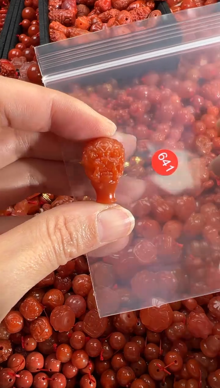 【闪购商品】南红玛瑙颈饰未镶嵌1